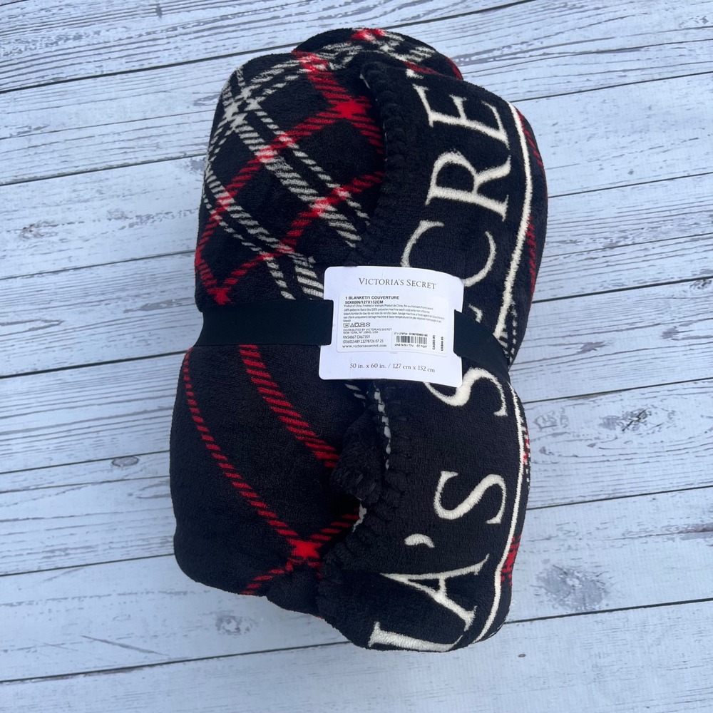 Victoria's Secret Plaid Cozy Plush Throw Blanket 50x60 Logo Designer NEW